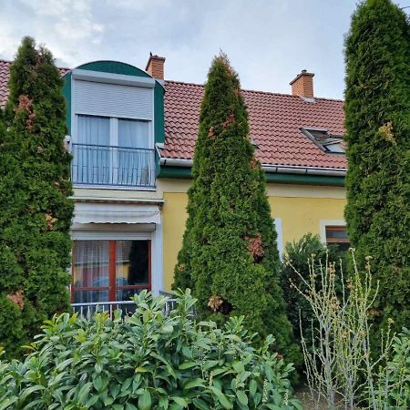 Koerteszirom Apartman Eger Buitenkant foto