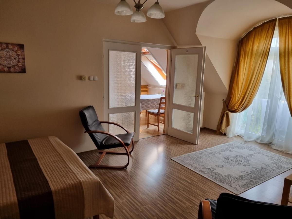 Koerteszirom Apartman Eger Buitenkant foto