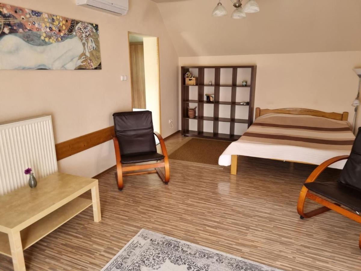 Koerteszirom Apartman Eger Buitenkant foto