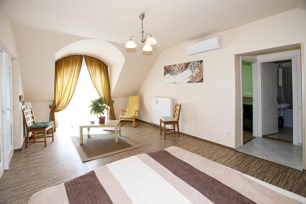 Koerteszirom Apartman Eger Buitenkant foto